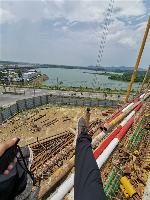 灵宝市作业中发生设备损坏或人员意外，责任怎么划分？